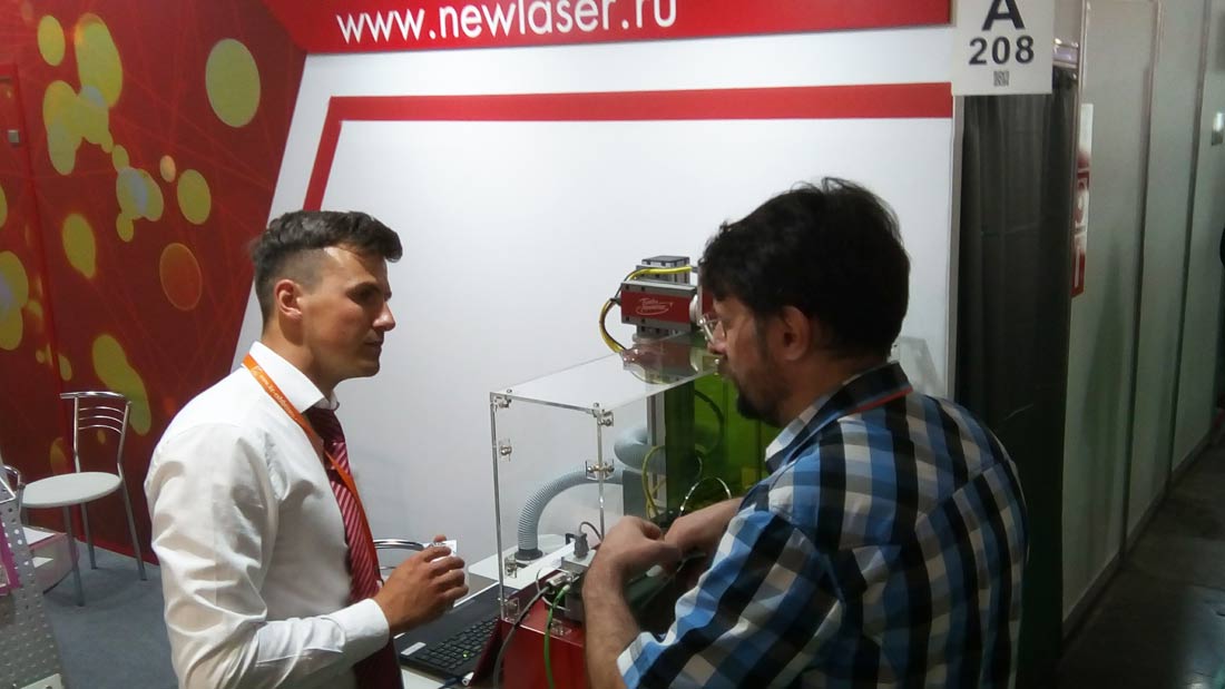Пример решения задачи по интеграции лазера в технологических процесс для работы в автоматическом режиме на выставке Printech-2018. Задай вопрос специалисту.